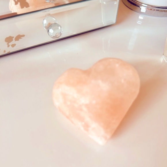 Pink Himalayan Salt Heart Crystal - Picture 1 of 3
